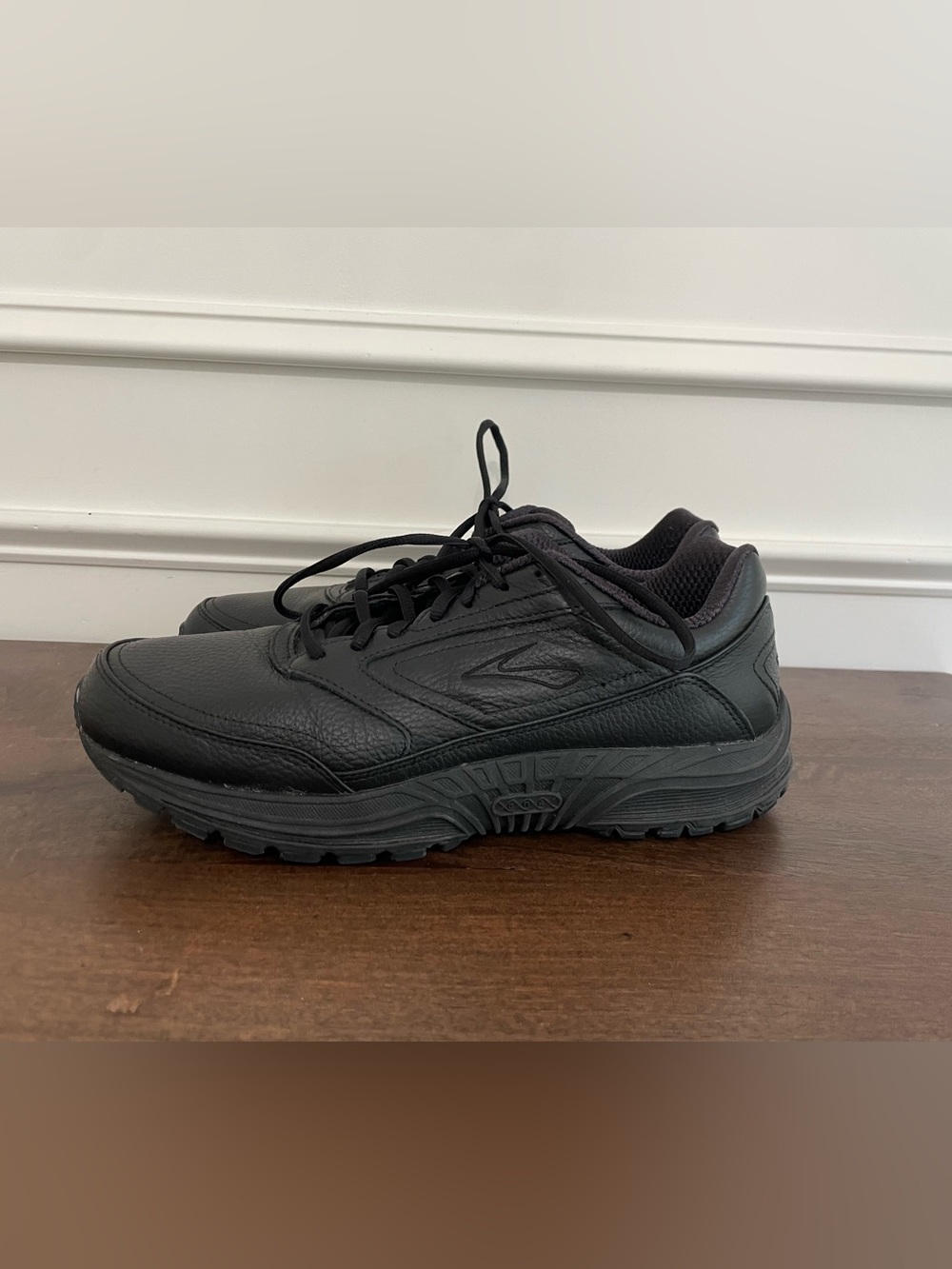 Brooks Men’s DYAD Walker Sneaker